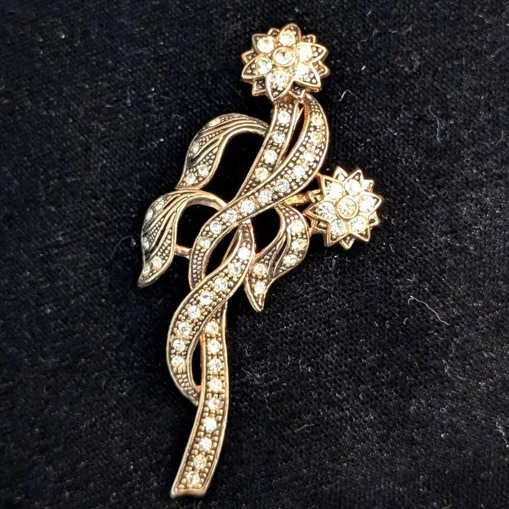Vintage Gold Tone Two Flower Rhinestone  Brooch